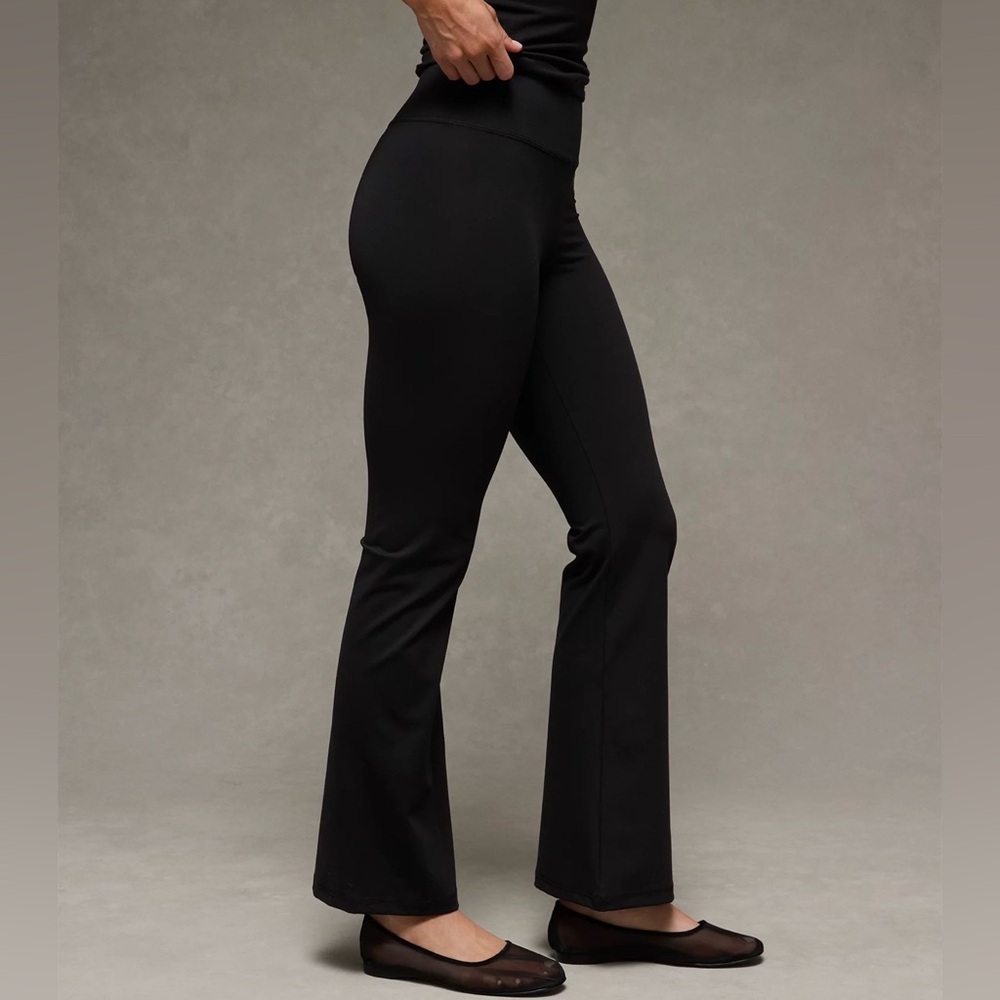 American Eagle The Everything High-Waisted Flare Legging